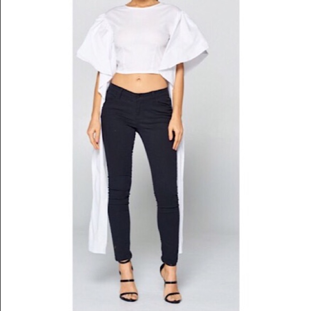 Crop Top w/Long Tail Sleeves!